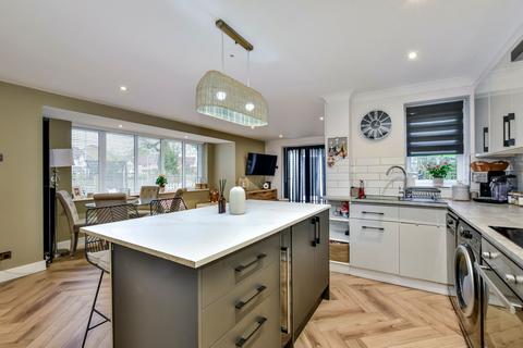 undefined, Magnolia Avenue, Abbots Langley, WD5