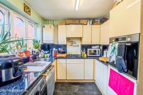 6 Mallard Path, London, SE28 0EU