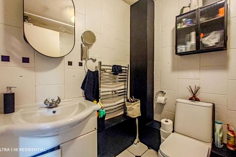 6 Mallard Path, London, SE28 0EU