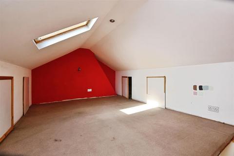 3 bedroom terraced house for sale, Leads Road, Hull