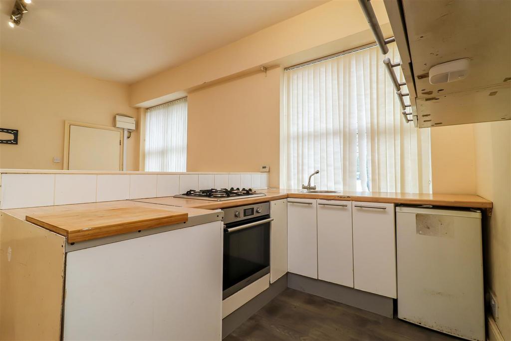 Kitchen/dining/living room
