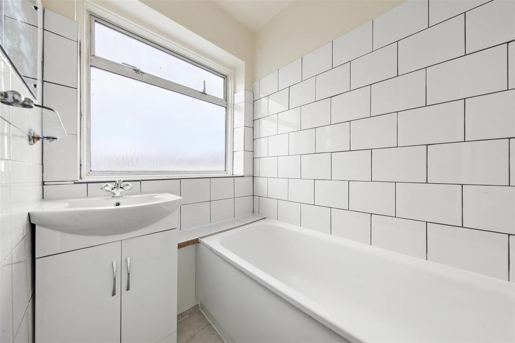 93 Berkeley Road - 5 RLsj27 Btu5 PV5ax A2e Y.jpg