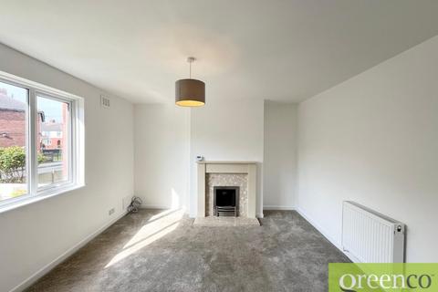 3 bedroom semi-detached house to rent, Grange Road, Salford M28