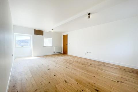 3 bedroom barn conversion to rent, Kirkedge Road, High Bradfield, S6