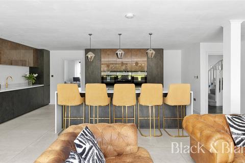 6 bedroom detached house for sale, Pickhurst Park, Bromley, BR2