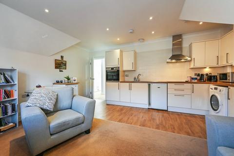 2 bedroom coach house for sale, Gosport Lane, Lyndhurst, SO43