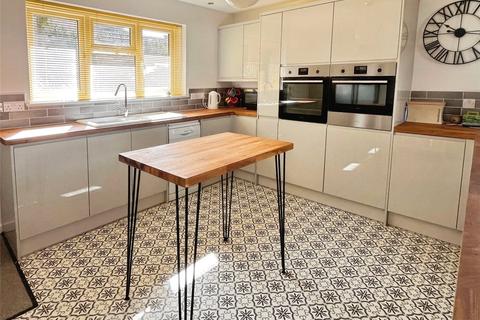 4 bedroom detached house for sale, The Broadway, Totland Bay, Isle of Wight