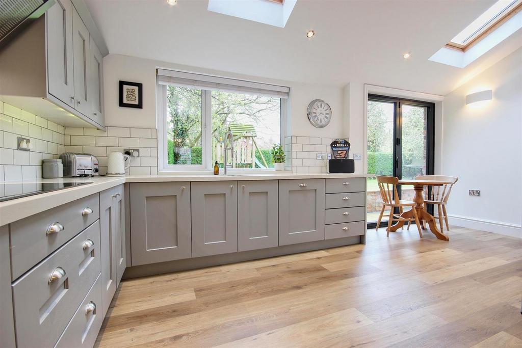 Dining kitchen