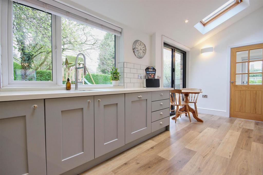Dining kitchen