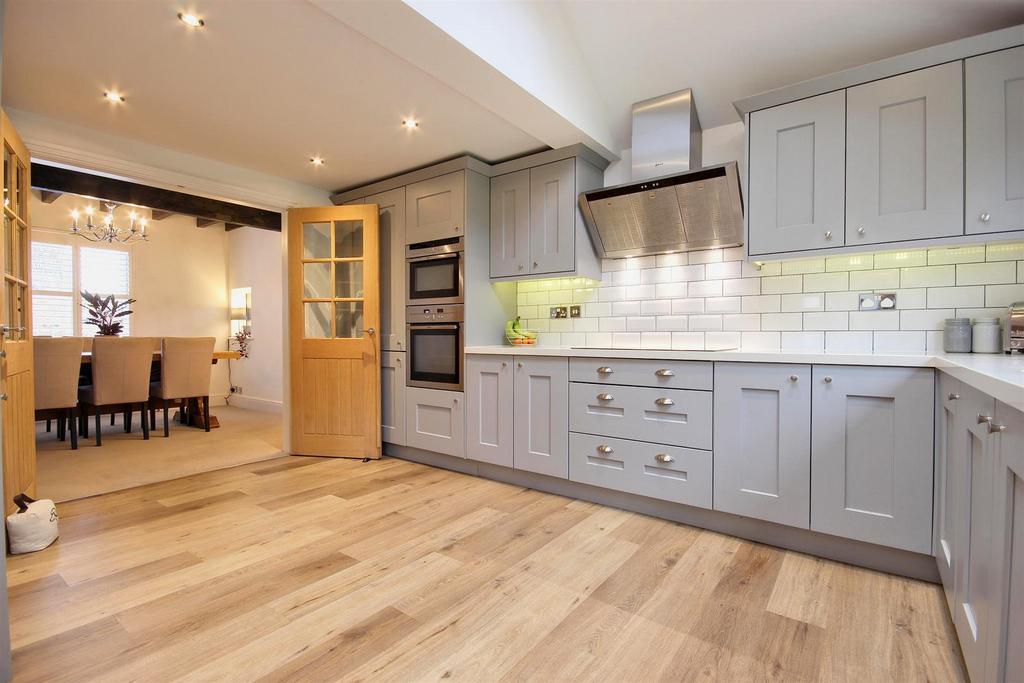 Dining kitchen