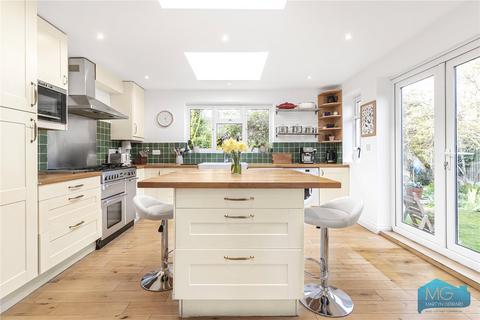 2 Ravenstone Road, London, N8 0JT