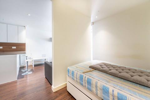 Studio for sale, Devan Grove, Manor House, London, N4