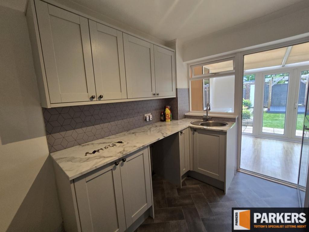 House in Calmore - View 3