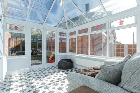 5 bedroom detached house for sale, Carlsden Close, River, CT17