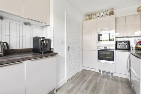 29 Cane Hill Drive, Coulsdon, CR5 3FR
