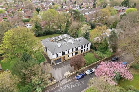 Flat 4, 21 Allerton Park, Leeds, LS7 4AJ