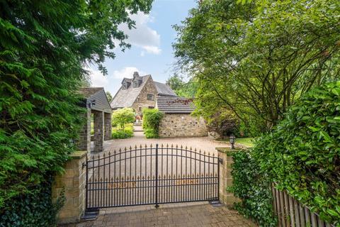 6 bedroom detached house for sale, Acacia Park Drive, Apperley Bridge, West Yorkshire, BD10