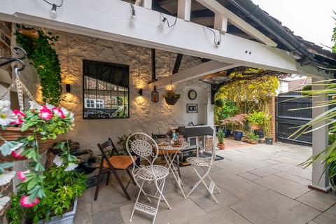 3 bedroom link detached house for sale, Cobblers Corner, 40 High Street, Merstham, RH1 3EA