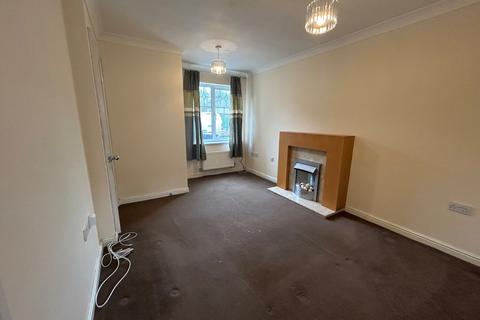 2 bedroom townhouse to rent, Reevy Road, Bradford, West Yorkshire, BD6