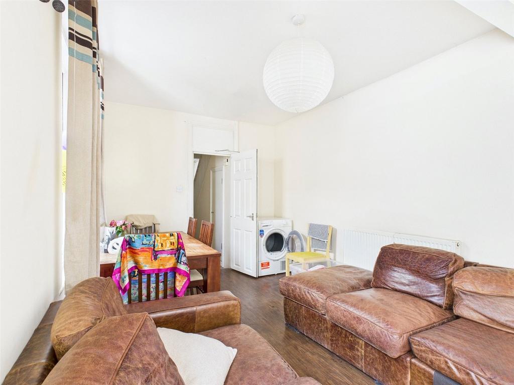 Bedroom-Room-To Rent