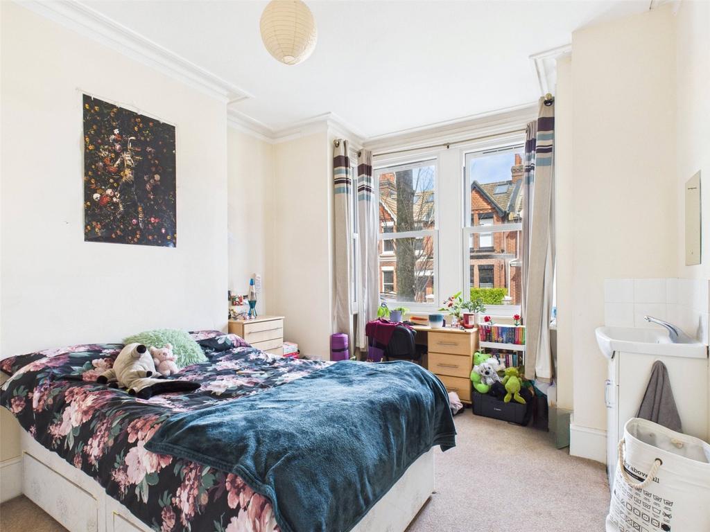 Bedroom-Room-To Rent