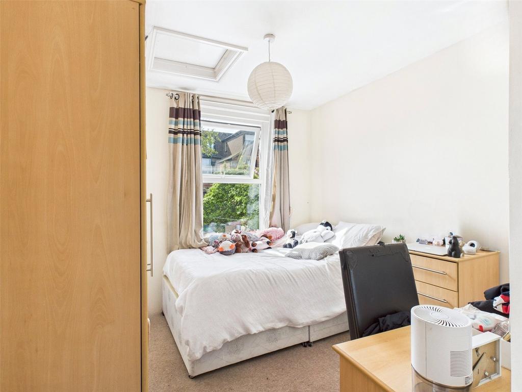 Bedroom-Room-To Rent