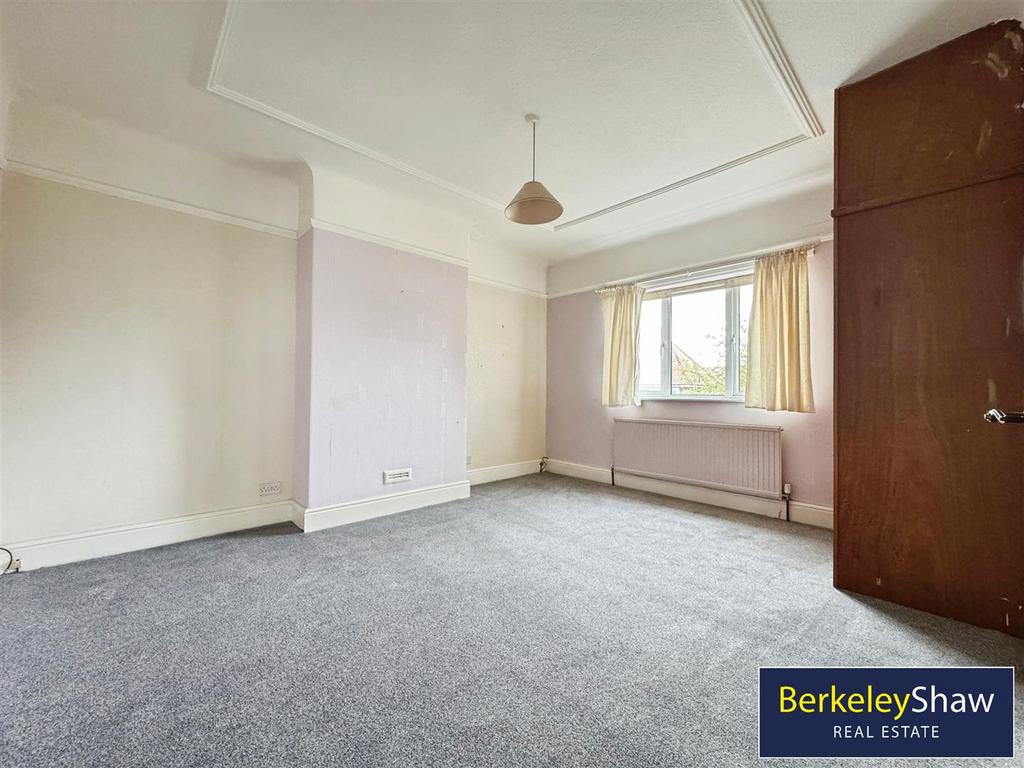 Bedroom 2 (2)