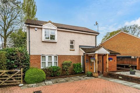 11 Bakers Way, Capel, Dorking, RH5 5JS