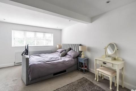 11 Bakers Way, Capel, Dorking, RH5 5JS