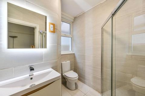2 bedroom apartment to rent, London SW2
