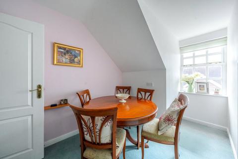 2 bedroom retirement property for sale, Britwell Drive, Castle Village, Berkhamsted, Hertfordshire, HP4