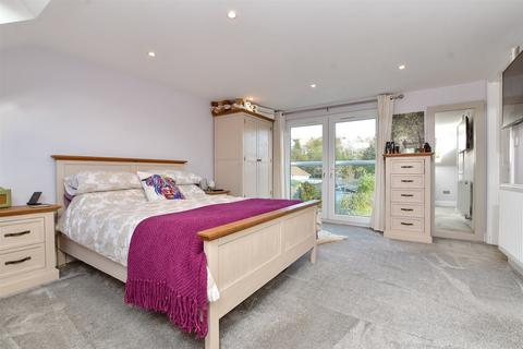 40 Manor Way, Banstead, SM7 3PL
