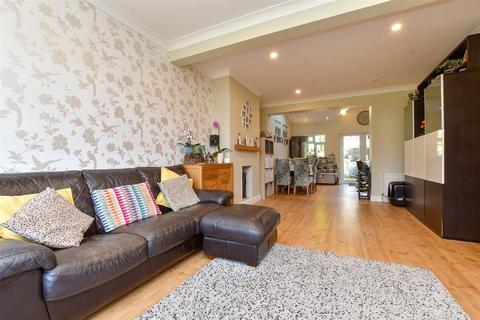 4 bedroom terraced house for sale, Manor Way, Banstead SM7