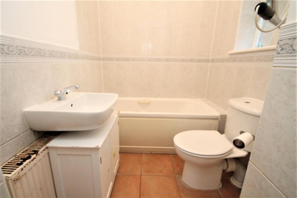 Bathroom.JPG