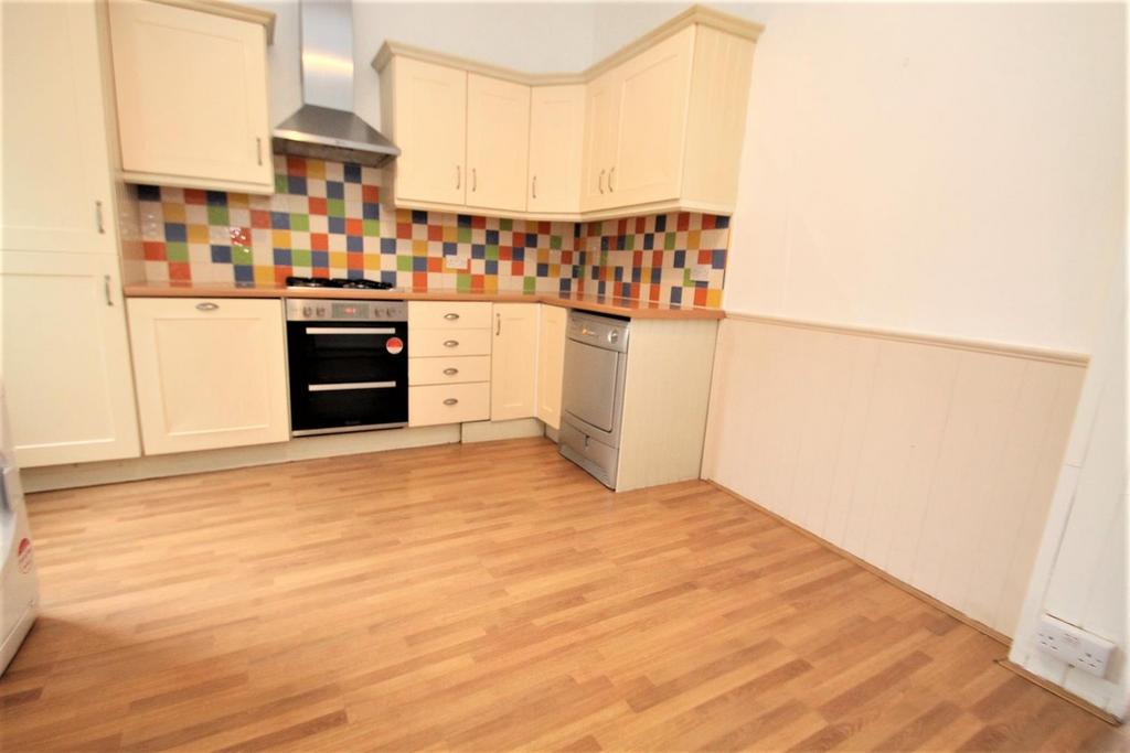 Kitchen (2).JPG