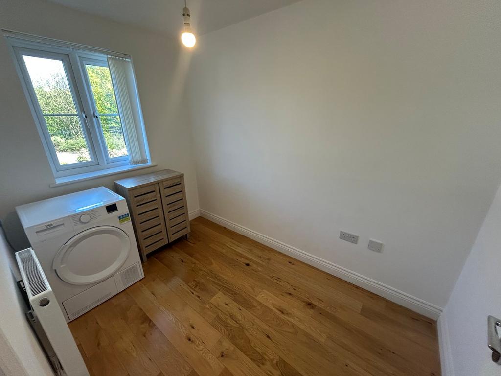 Bedroom 4 / Office