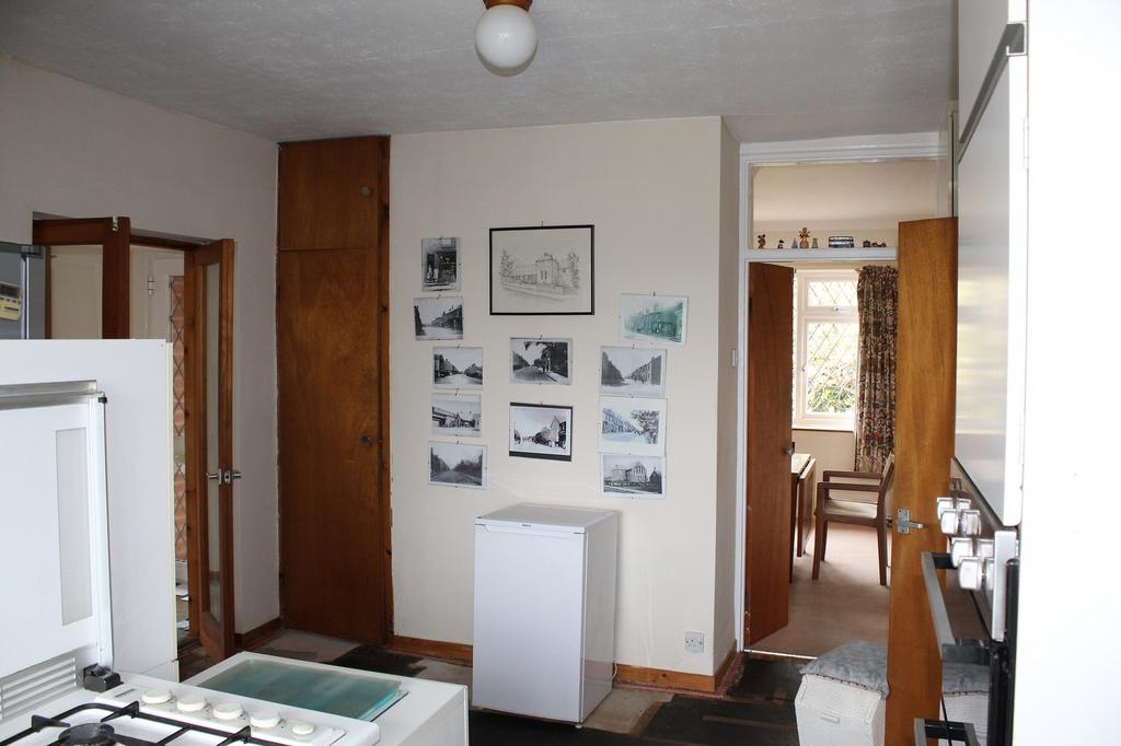 Fitted Kitchen Picture 3
