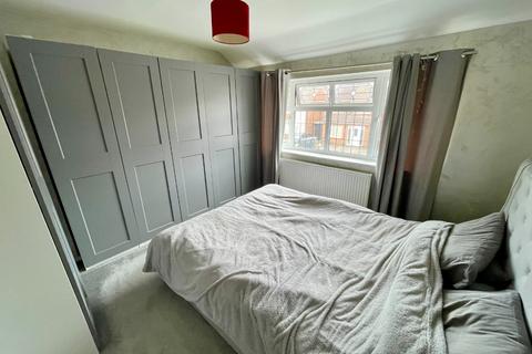 13 Summers Road, Luton, LU2 9HS