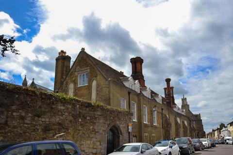 3 bedroom maisonette to rent, The Almonry, Ely CB7