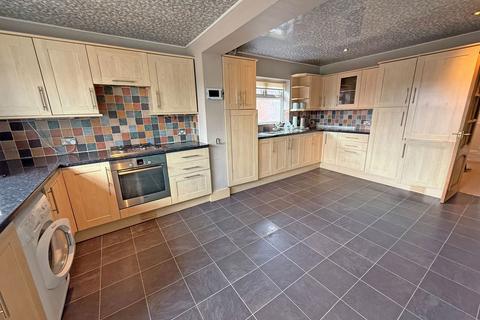 4 bedroom semi-detached bungalow for sale, Malthouse Lane, Earlswood, B94 5SA