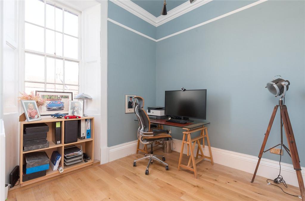 Bedroom/Study