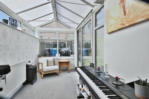 27 Harlequin Drive, Kingswood, Hull, HU7 3HB