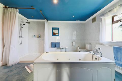 4 bedroom detached bungalow for sale, North Moor Lane, Cottingham, HU16 4JH