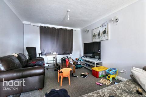 3 bedroom semi-detached house for sale, Becontree Close, Clacton-On-Sea