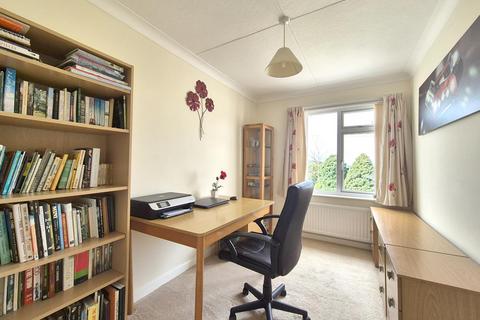 4 Nansloe Close, Helston, TR13 8BP