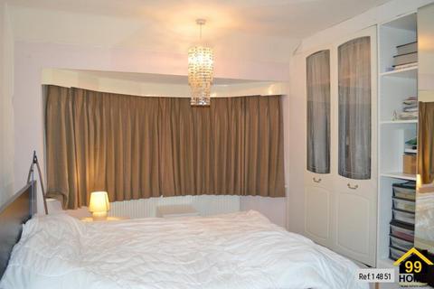 29 The Vale, Hounslow, TW5 9HT