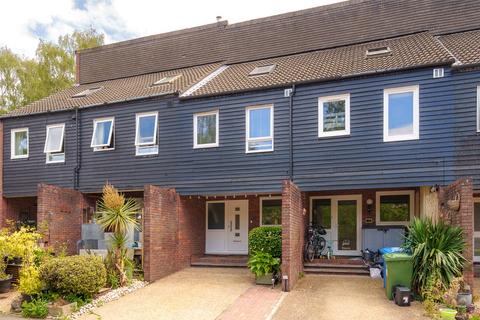 24 Northcott, Hanworth, Bracknell, RG12 7WR