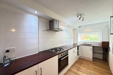 2 bedroom apartment for sale, Elm Road, Leigh on Sea SS9