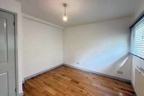 2 bedroom apartment for sale, Elm Road, Leigh on Sea SS9