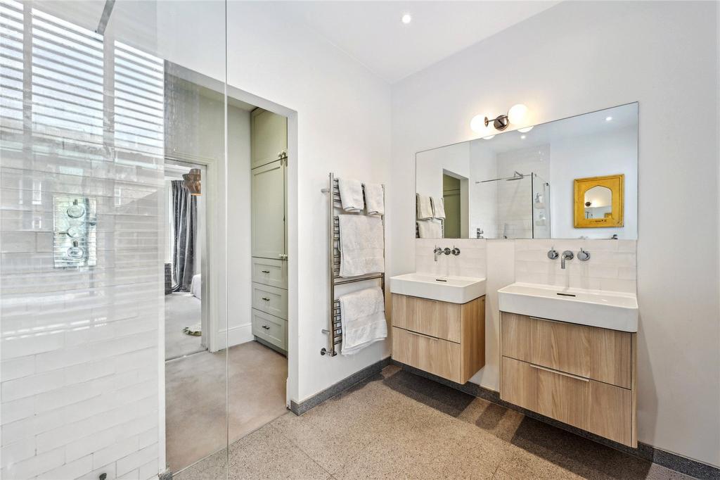 Ensuite